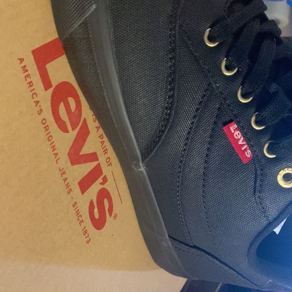(1852) Levi's Womens Naya LUX Sporty Fashion Skate Sneaker Shoe size 10 - Picture 9 of 13